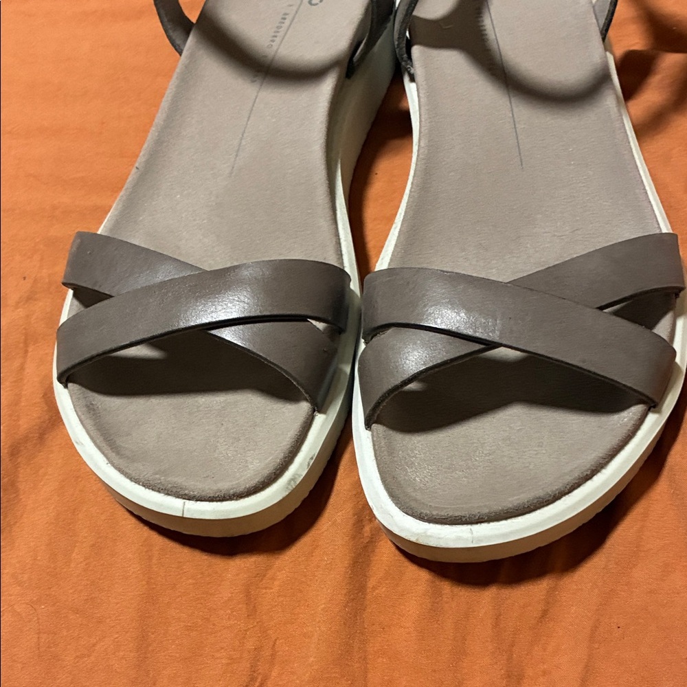 Ecco Women's Taupe Sandals European size 38 - Picture 3 of 5